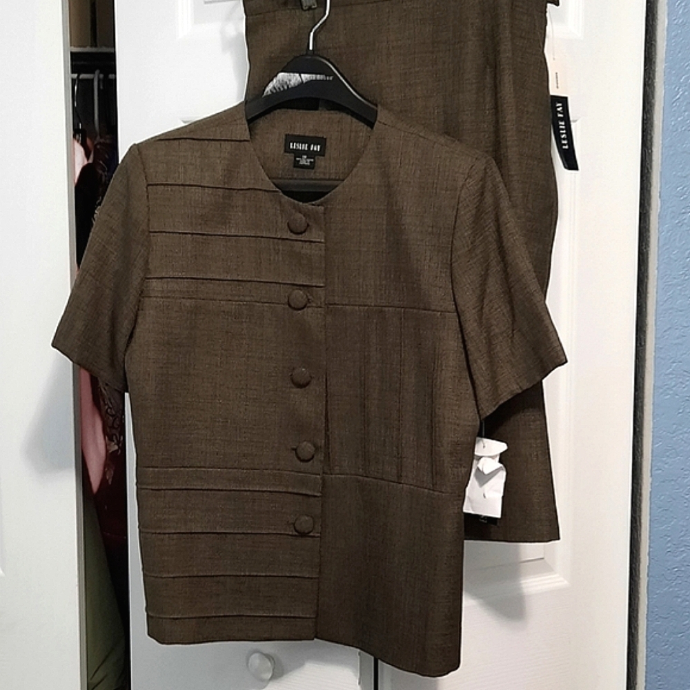 Leslie Fay suit